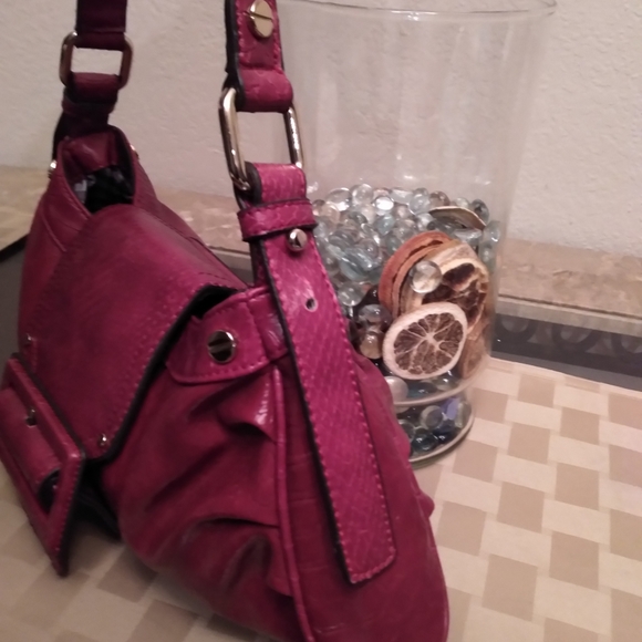 Purses - Picture 4 of 14